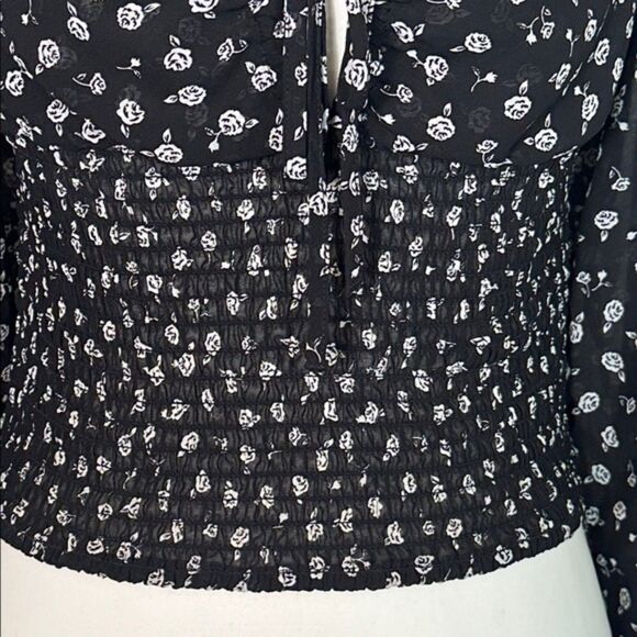 Love Tree Sheer Cropped Milkmaid Top Large Ditsy Floral Smocked Babydoll Y2k - Picture 6 of 12